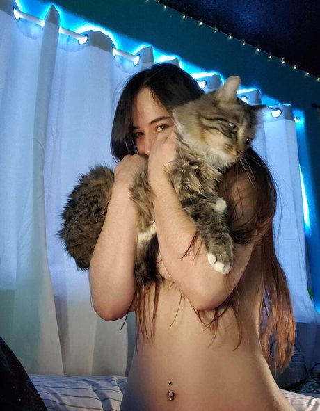 Naakte gelekte OnlyFans-foto van Rin