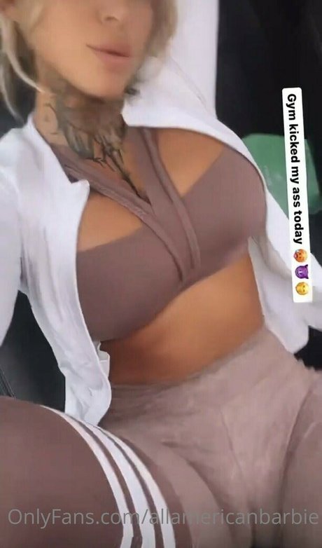 Naakte gelekte OnlyFans-foto van Christina Savoy