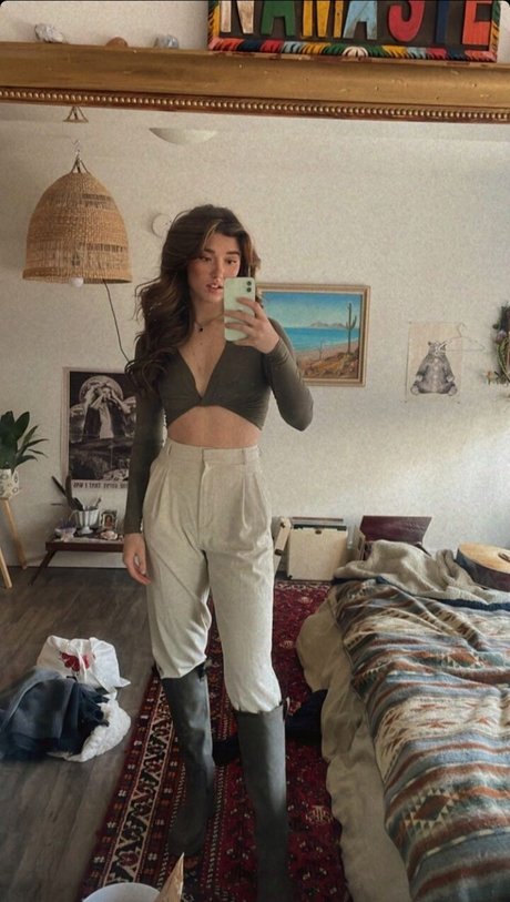Naakte gelekte OnlyFans-foto van Brooklyn Babe