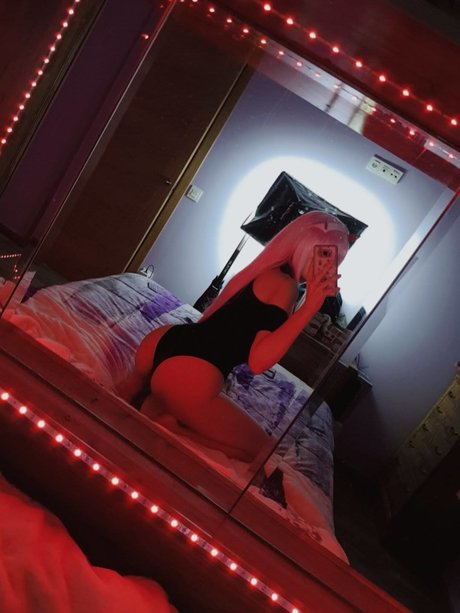 Naakte gelekte OnlyFans-foto van Softkotton