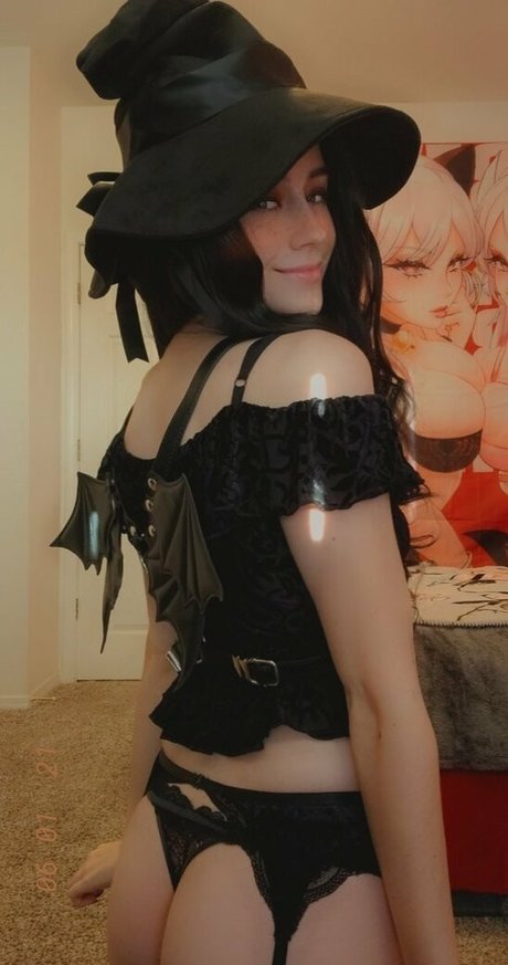 Naakte gelekte OnlyFans-foto van Katietriggersme