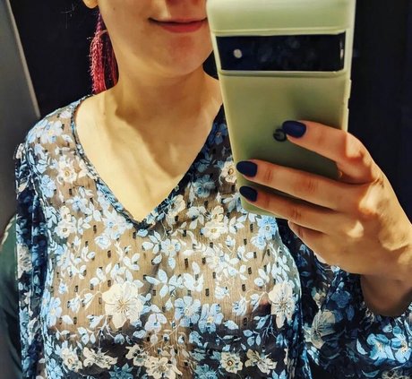 Naakte gelekte OnlyFans-foto van Delimbre