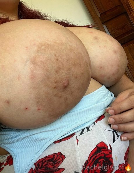 Naakte gelekte OnlyFans-foto van Rachelglvn