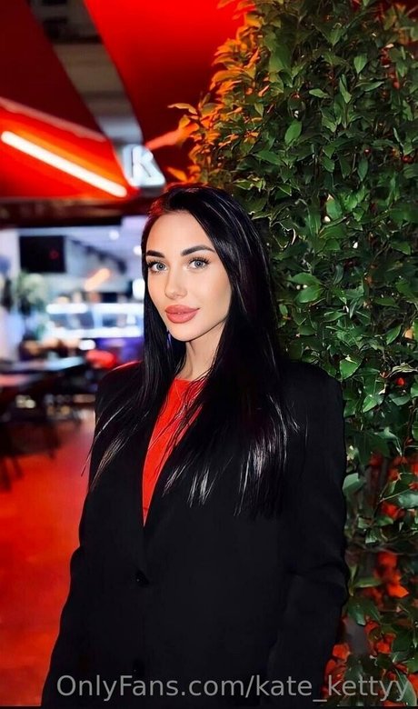 Naakte gelekte OnlyFans-foto van Katekettyy