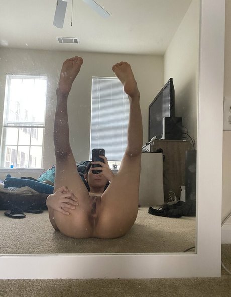 Naakte gelekte OnlyFans-foto van Jamie