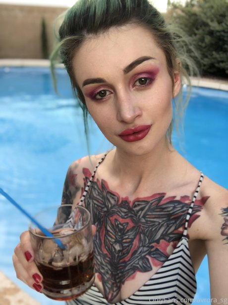 Naakte gelekte OnlyFans-foto van Flame Jade