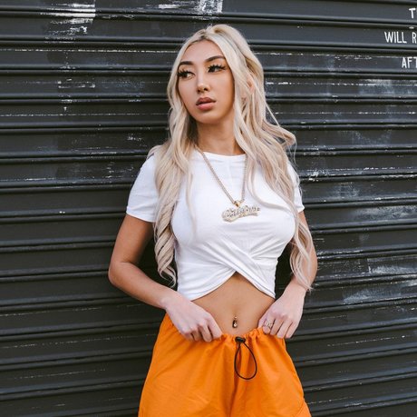Naakte gelekte OnlyFans-foto van Jennie