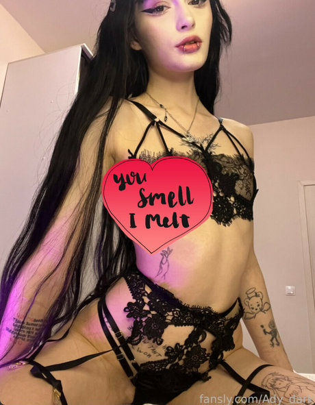 Naakte gelekte OnlyFans-foto van Ady Dark