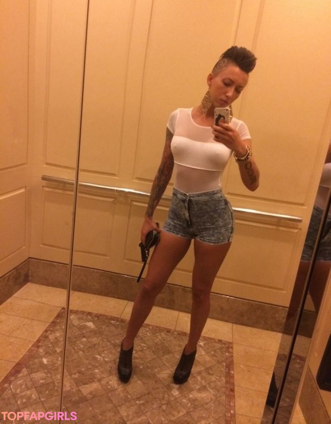 Naakte gelekte OnlyFans-foto van Bella Bellz #1399