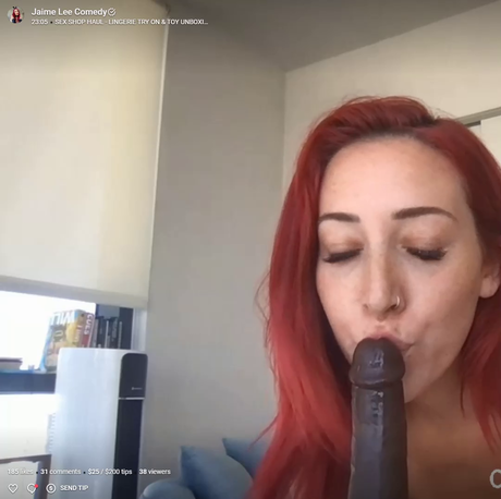 Naakte gelekte OnlyFans-foto van Jaime Lee Simmons