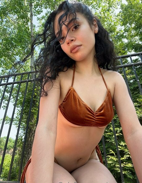 Naakte gelekte OnlyFans-foto van Gaiafaeye