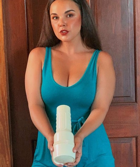Dillion Harper
