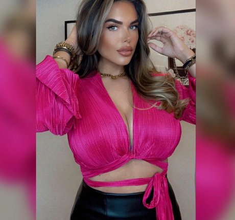 Naakte gelekte OnlyFans-foto van Nana Van Veghel