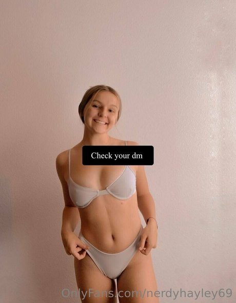 Naakte gelekte OnlyFans-foto van Nerdyhayley69