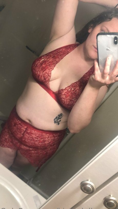 Naakte gelekte OnlyFans-foto van Kinkydallascouple