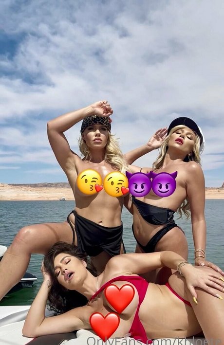 Naakte gelekte OnlyFans-foto van Khloete