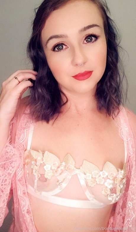 Naakte gelekte OnlyFans-foto van Bondagebabe313