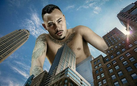 Naakte gelekte OnlyFans-foto van Giantpablo