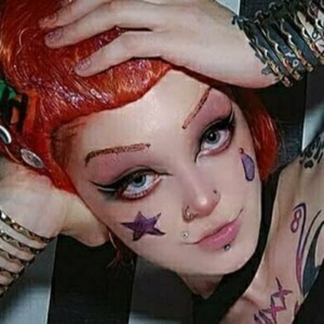 Naakte gelekte OnlyFans-foto van Akowu