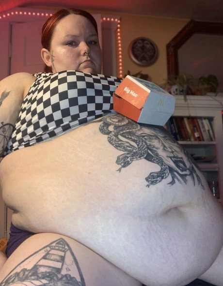 Naakte gelekte OnlyFans-foto van Giselebundtcake