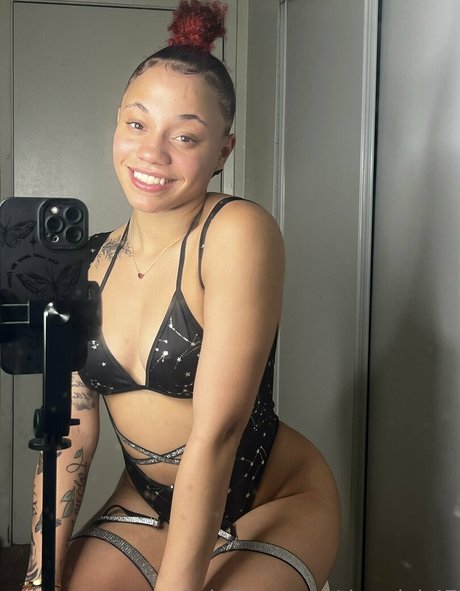 Naakte gelekte OnlyFans-foto van Themiaj47