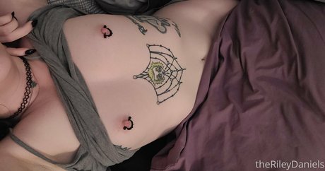 Naakte gelekte OnlyFans-foto van Therileydaniels
