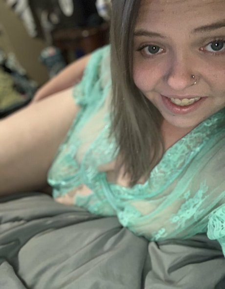 Naakte gelekte OnlyFans-foto van Sadiegoldfree