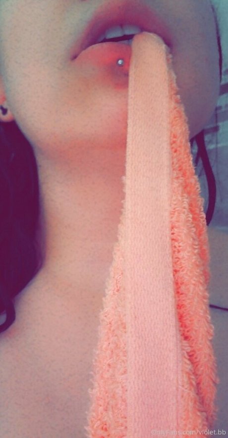 Naakte gelekte OnlyFans-foto van Violetbb
