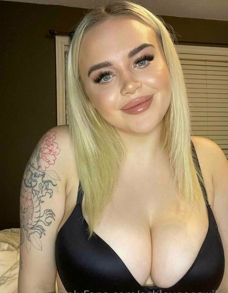 Naakte gelekte OnlyFans-foto van Ashleygoeswild