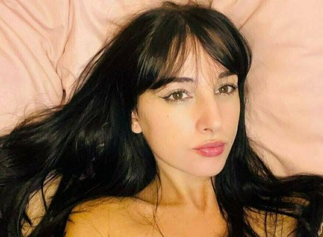 Naakte gelekte OnlyFans-foto van Anne28
