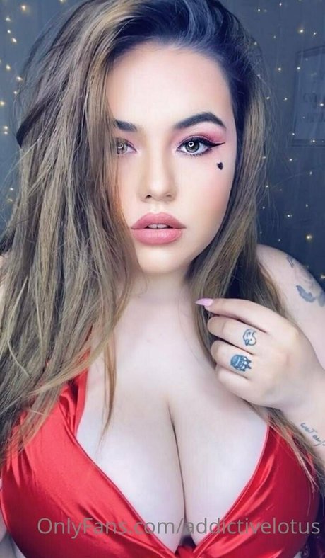 Naakte gelekte OnlyFans-foto van Wiickedlotusx