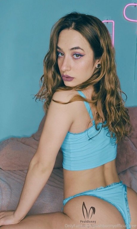 Naakte gelekte OnlyFans-foto van Poshbunnyofficialfree