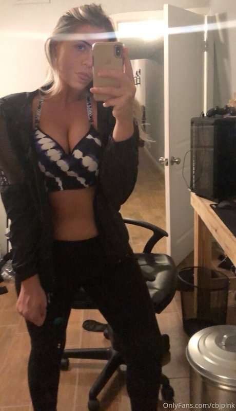 Naakte gelekte OnlyFans-foto van Pinkcbj