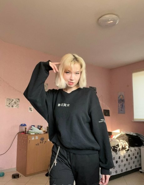 Naakte gelekte OnlyFans-foto van Jennyshine