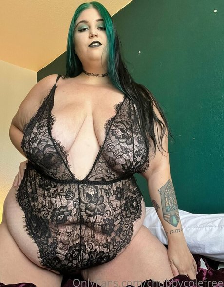 Naakte gelekte OnlyFans-foto van Chubbycolefree