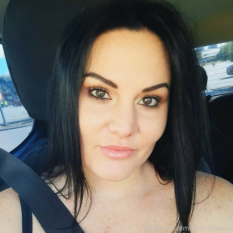 Naakte gelekte OnlyFans-foto van Chanelbeexx