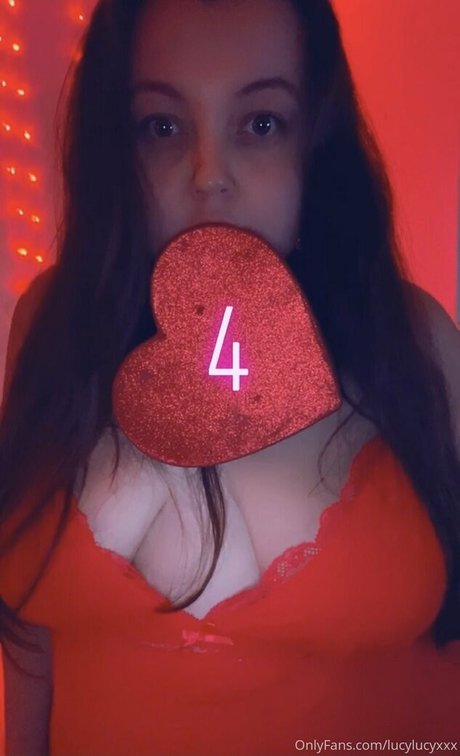 Naakte gelekte OnlyFans-foto van Lucylucyxxx