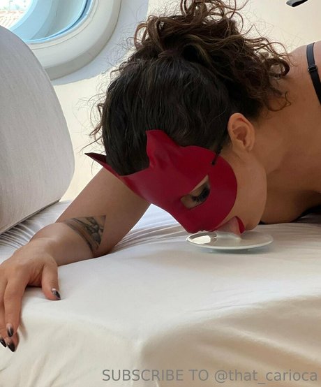 Naakte gelekte OnlyFans-foto van Hotplaymatewife