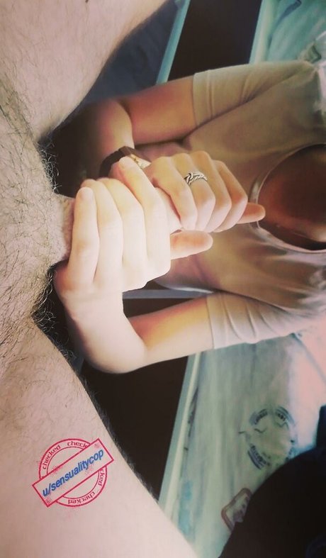 Naakte gelekte OnlyFans-foto van Sensualitycop