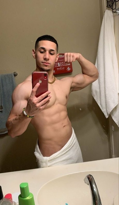 Naakte gelekte OnlyFans-foto van Ozjoestar