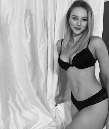 Naakte gelekte OnlyFans-foto van Bihter Tendu