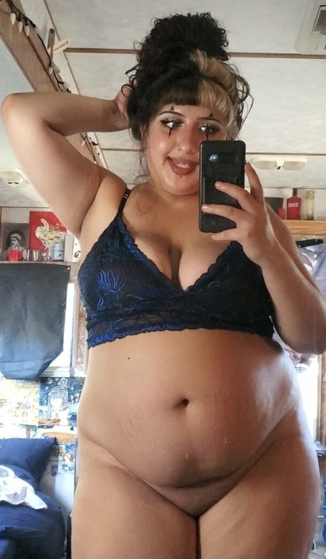 Naakte gelekte OnlyFans-foto van Korachubbsy