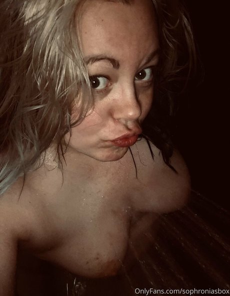 Naakte gelekte OnlyFans-foto van Yourgalphronia