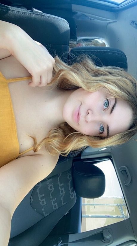 Naakte gelekte OnlyFans-foto van Bbygirldess