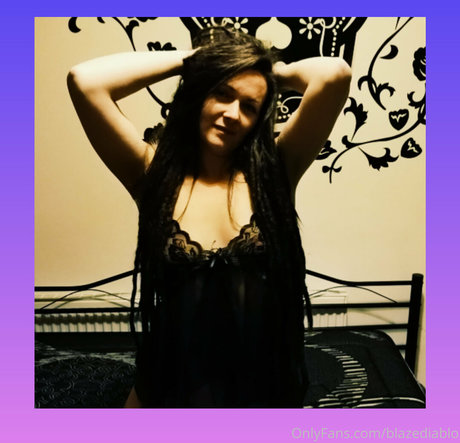 Naakte gelekte OnlyFans-foto van Blazediablo