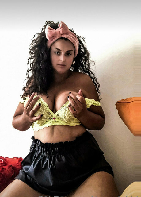 Naakte gelekte OnlyFans-foto van Hsweetfree