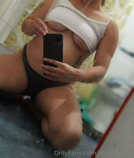 Naakte gelekte OnlyFans-foto van Lunatantrik