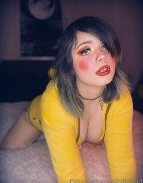 Naakte gelekte OnlyFans-foto van Elliednd