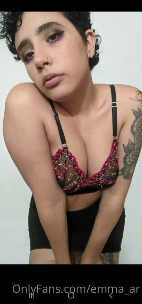 Naakte gelekte OnlyFans-foto van Emmaar