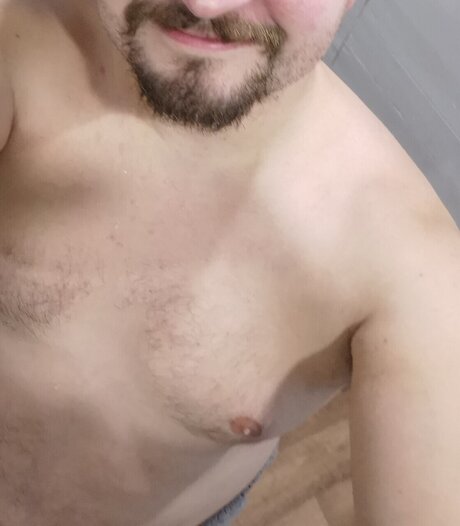 Naakte gelekte OnlyFans-foto van Jusilius